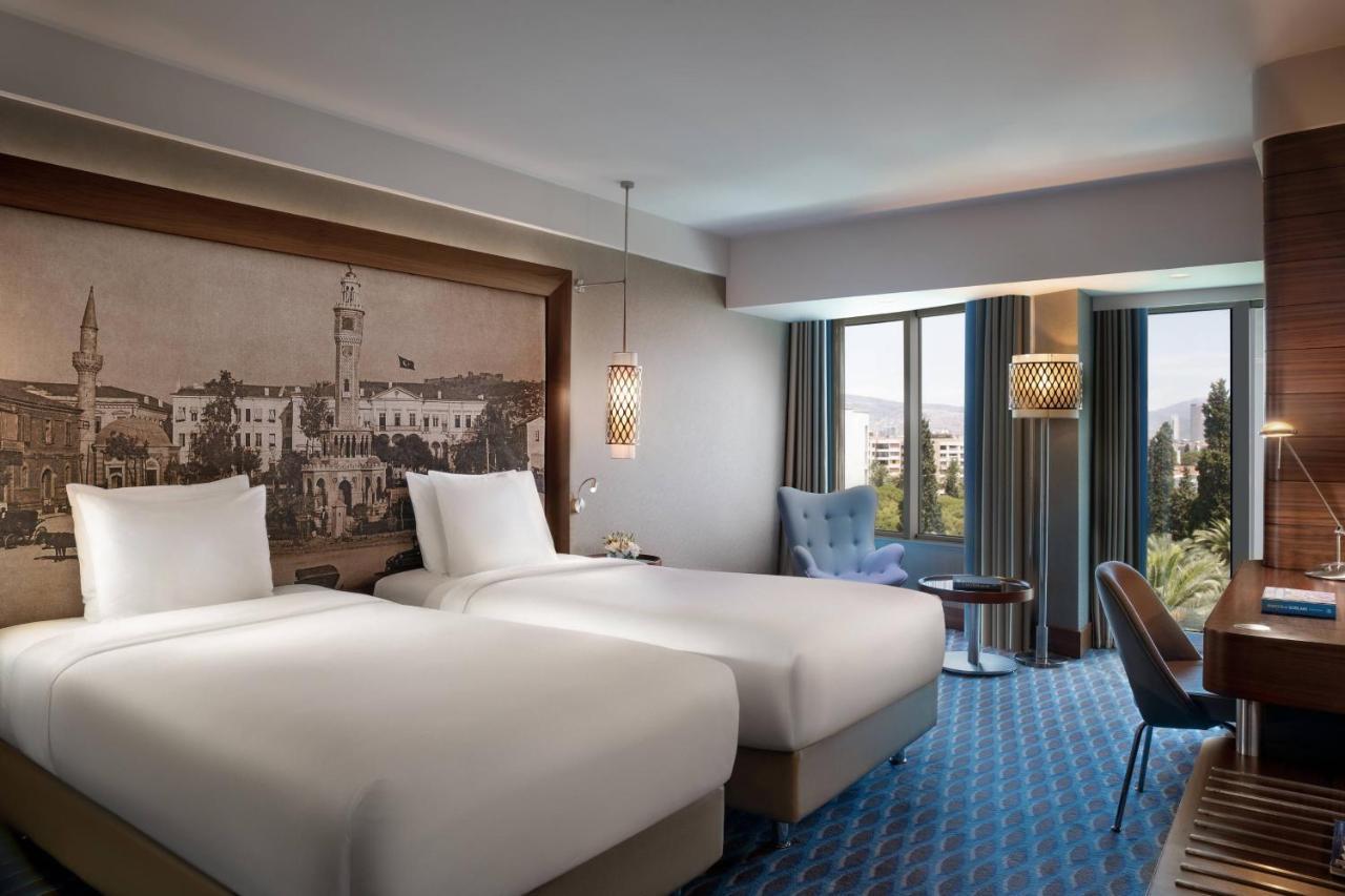 Renaissance Izmir Hotel Exterior photo Deluxe room