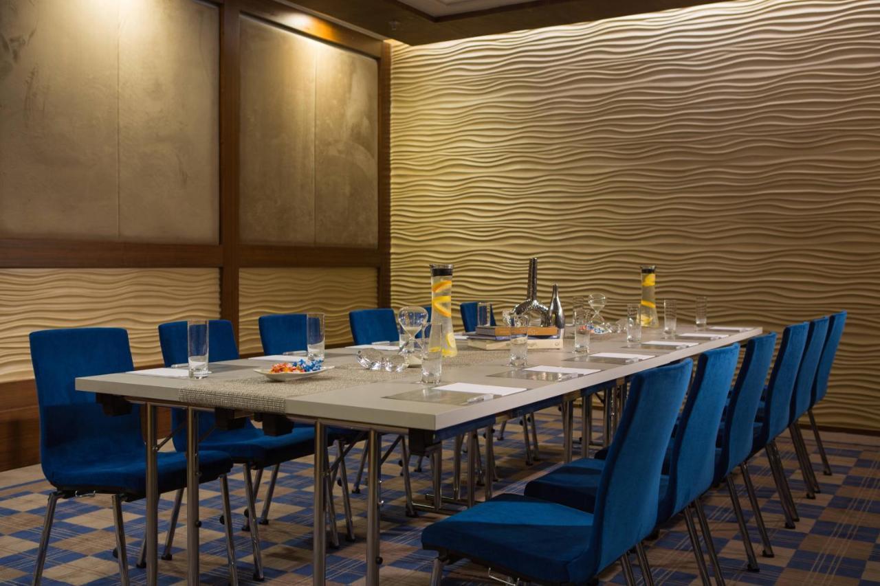 Renaissance Izmir Hotel Exterior photo Meeting room