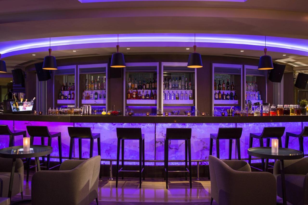 Renaissance Izmir Hotel Exterior photo The bar at the 360° Lounge