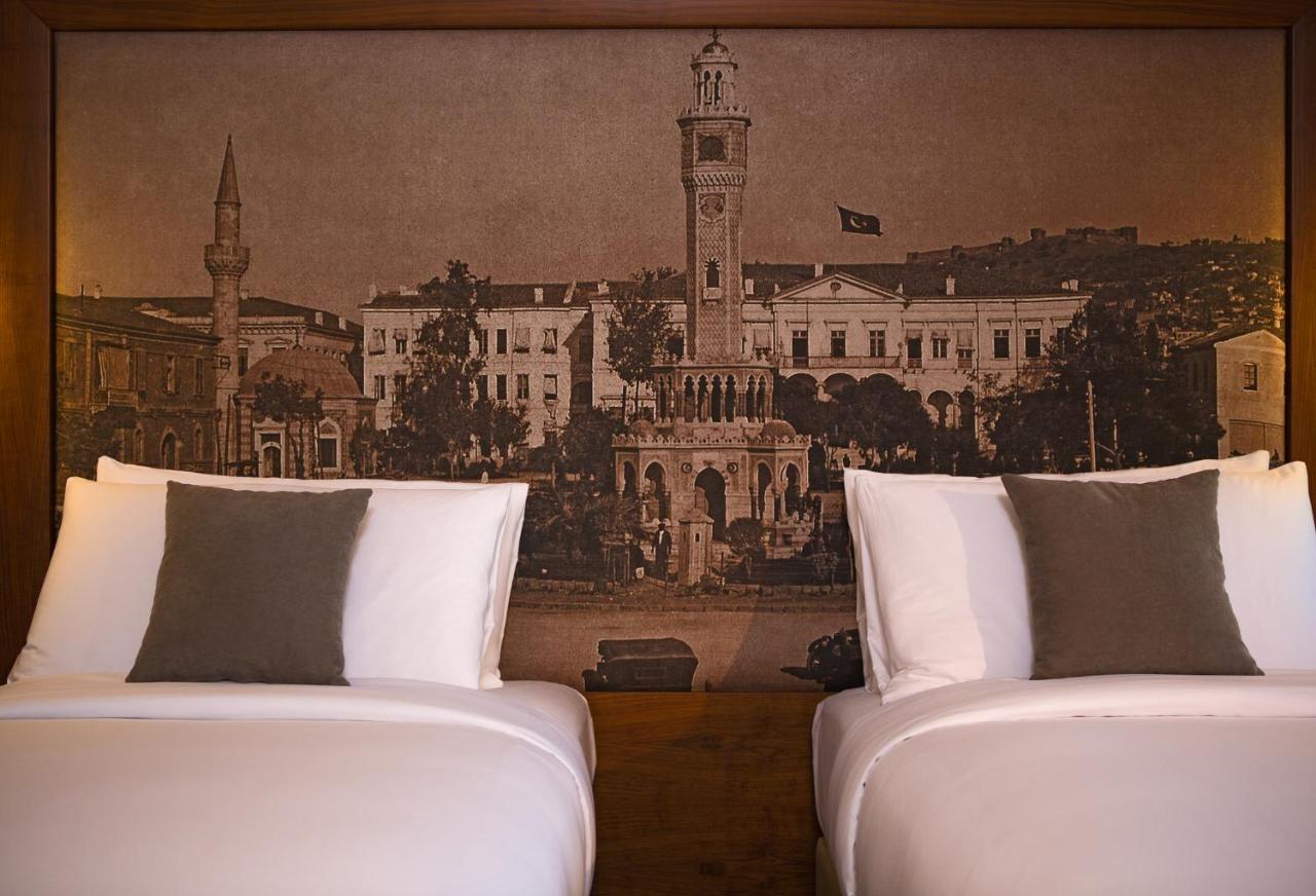 Renaissance Izmir Hotel Exterior photo