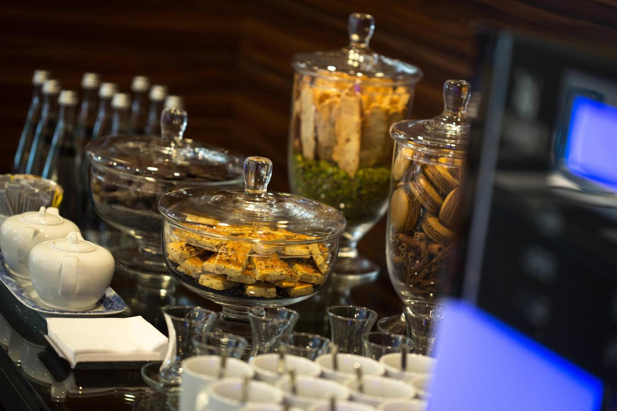 Renaissance Izmir Hotel Exterior photo A selection of garnishes