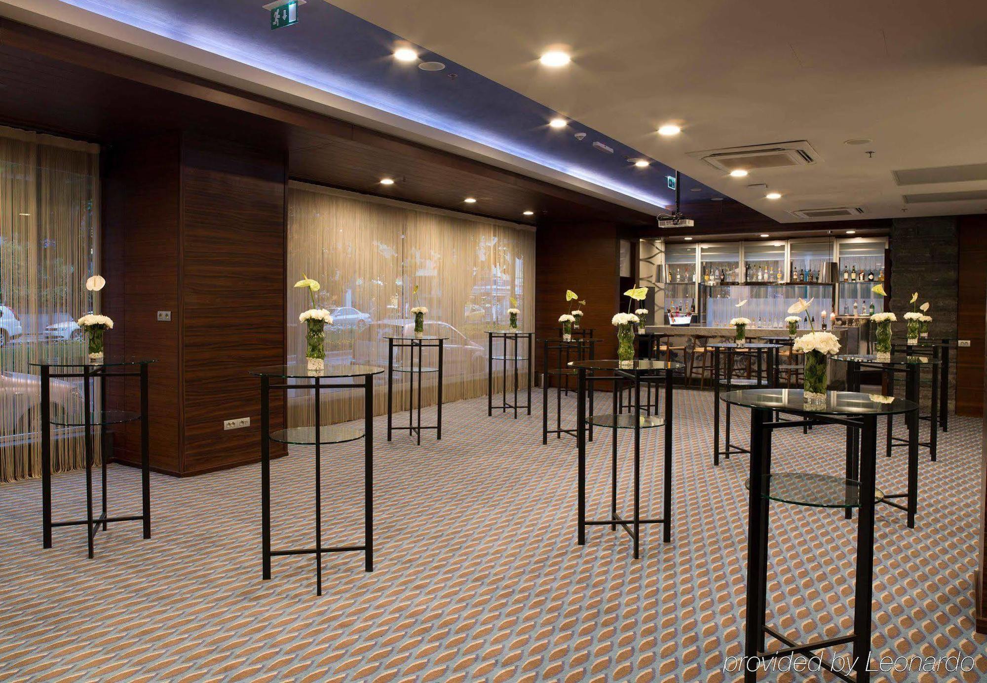 Renaissance Izmir Hotel Exterior photo A cocktail reception