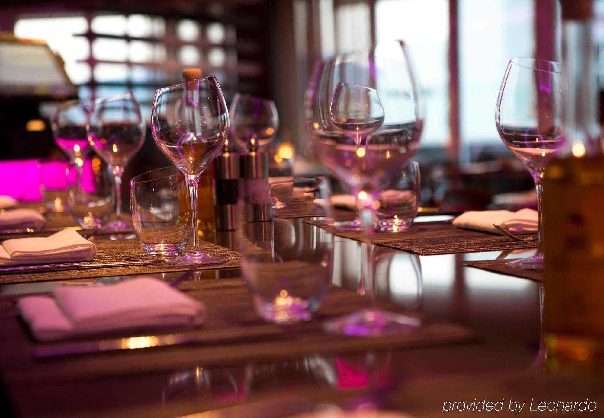 Renaissance Izmir Hotel Exterior photo Wine glasses at a restaurant