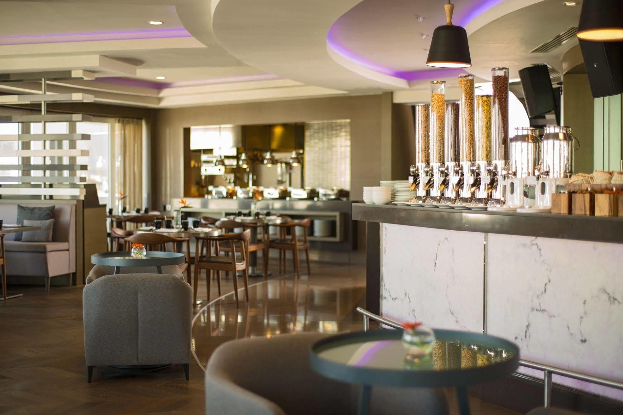 Renaissance Izmir Hotel Exterior photo The bar at the 101 bar