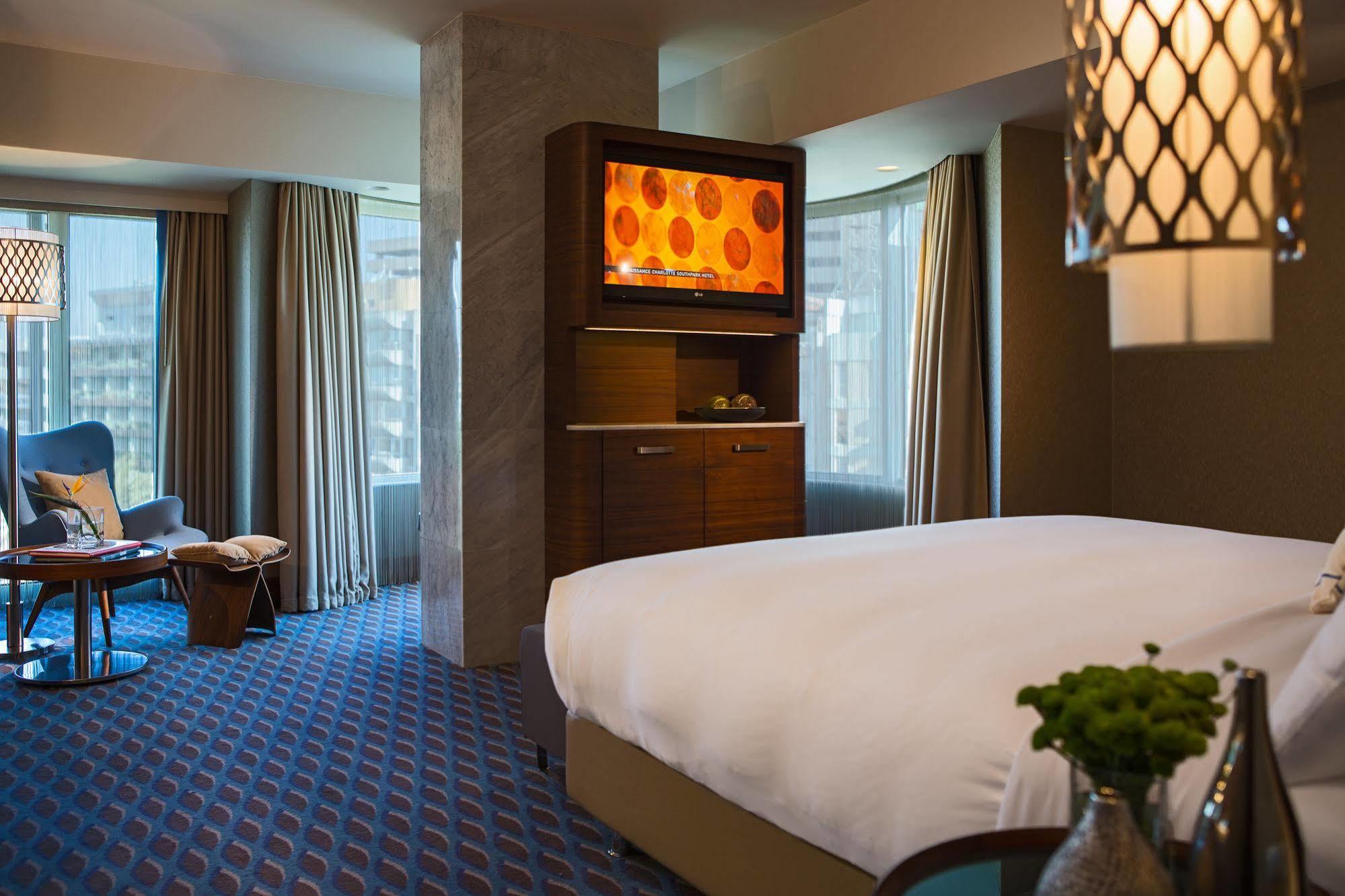 Renaissance Izmir Hotel Exterior photo